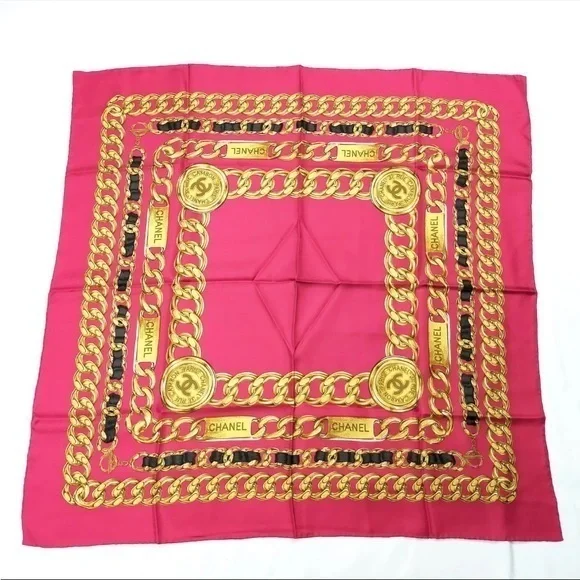 Chanel scarf 100% silk made in Italy royal chains with red fabric - Picture 1 of 10